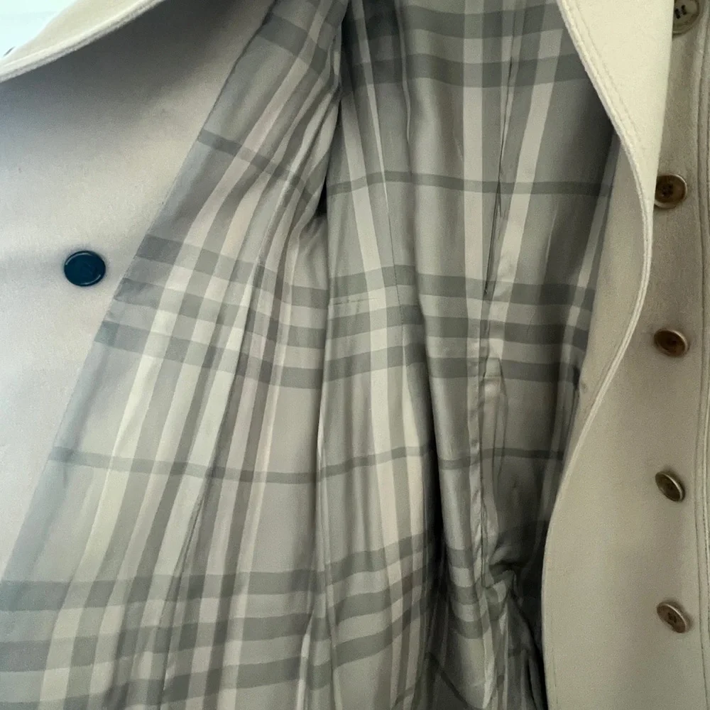 Burberry Beige Trench Coat Double-Breasted - Picture 8 of 13